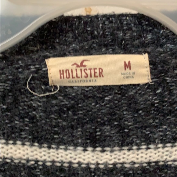 Hollister Sweater (M) - Picture 4 of 4